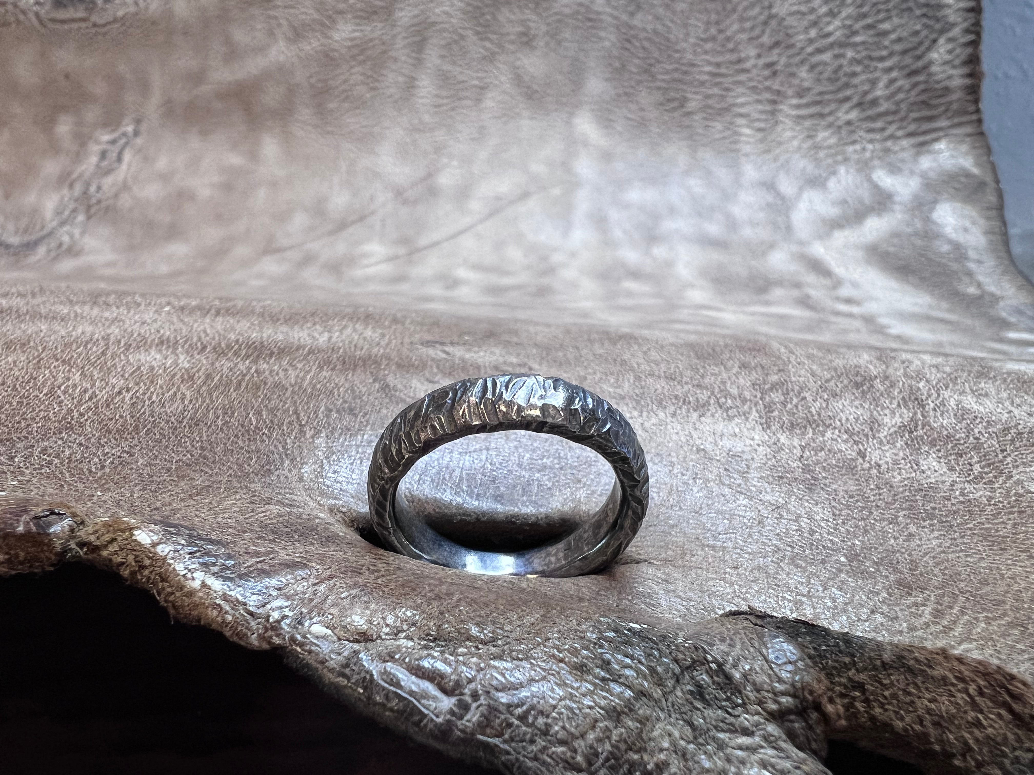 Sølv ring oval 6x3 mm med marehalm overflade