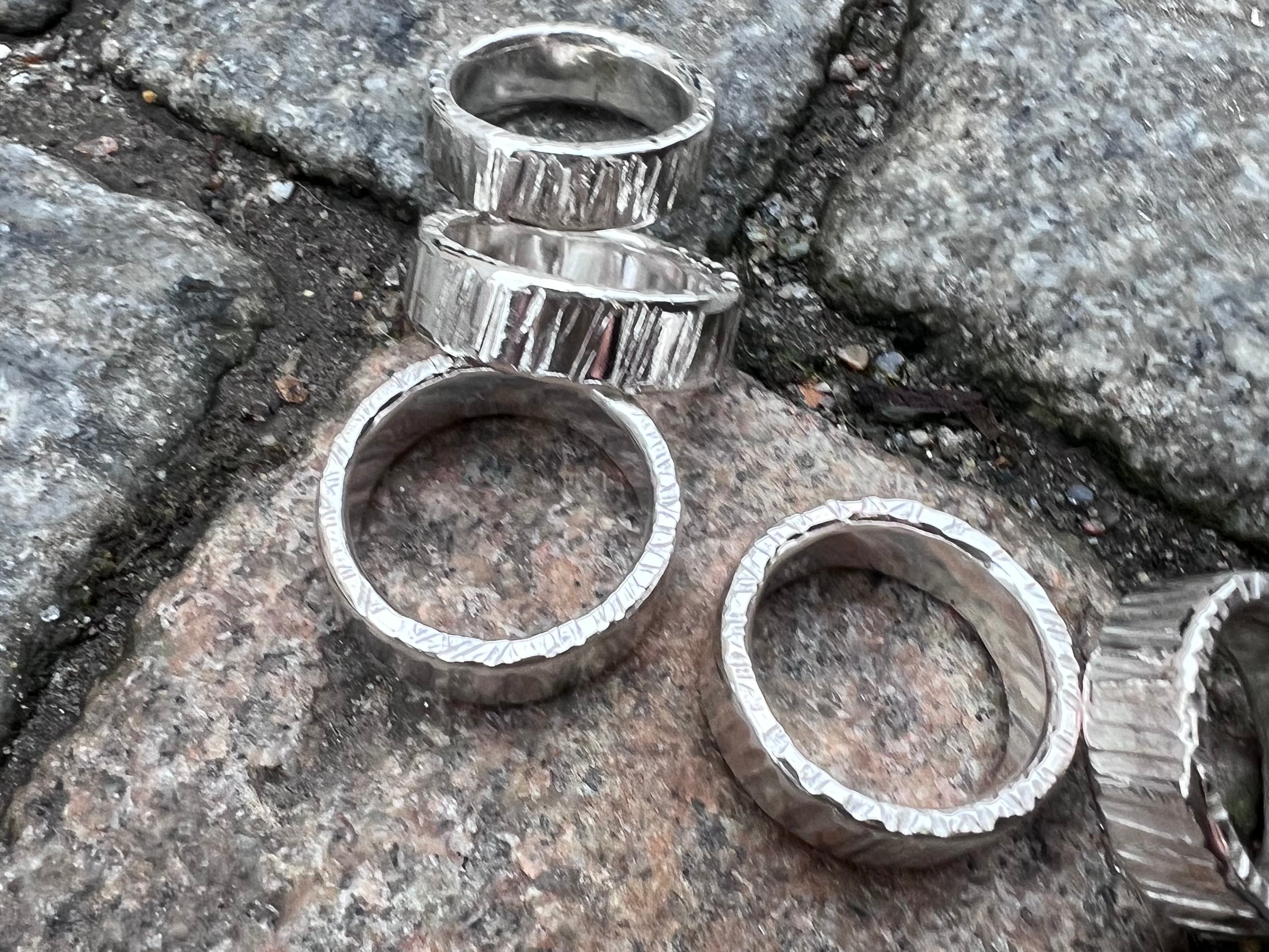 Sølv ring Kant 9x2 mm med marehalm overflade