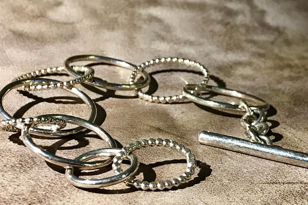 Unika sølv armbånd runde og ovale ringe – Smykker