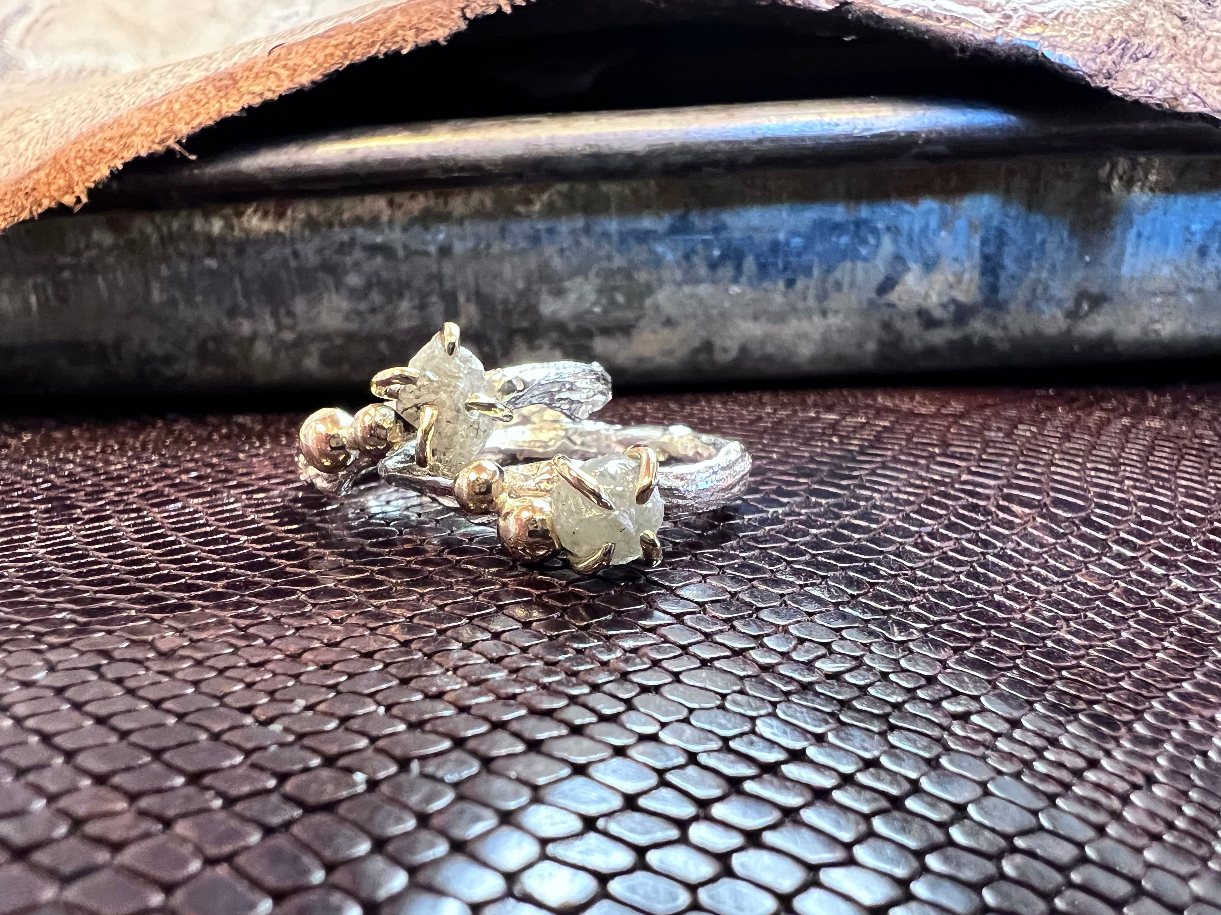 Havtorn ring med rådiamant og guldkugler