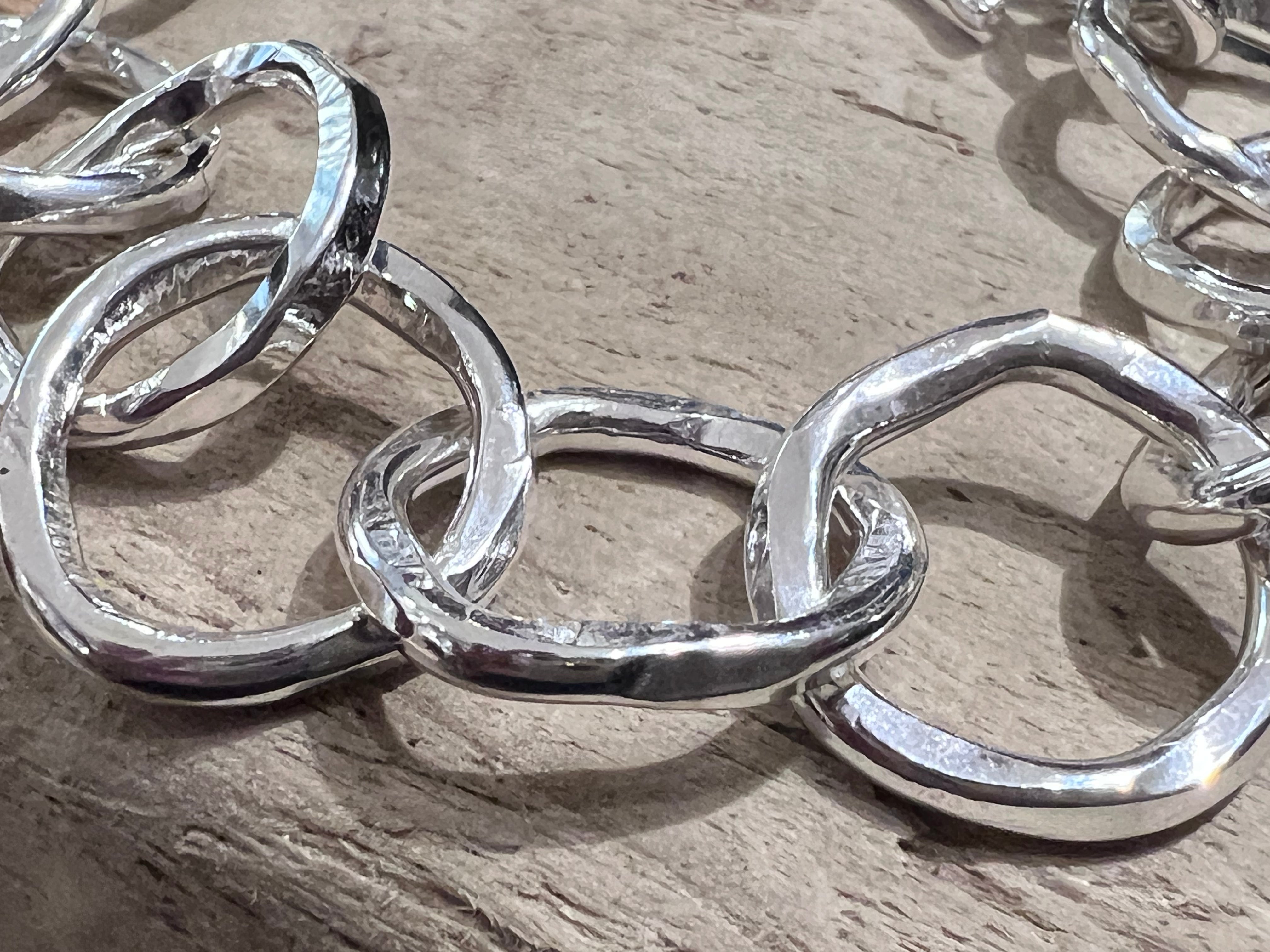 Unika sølv armbånd af kratige runde ringe