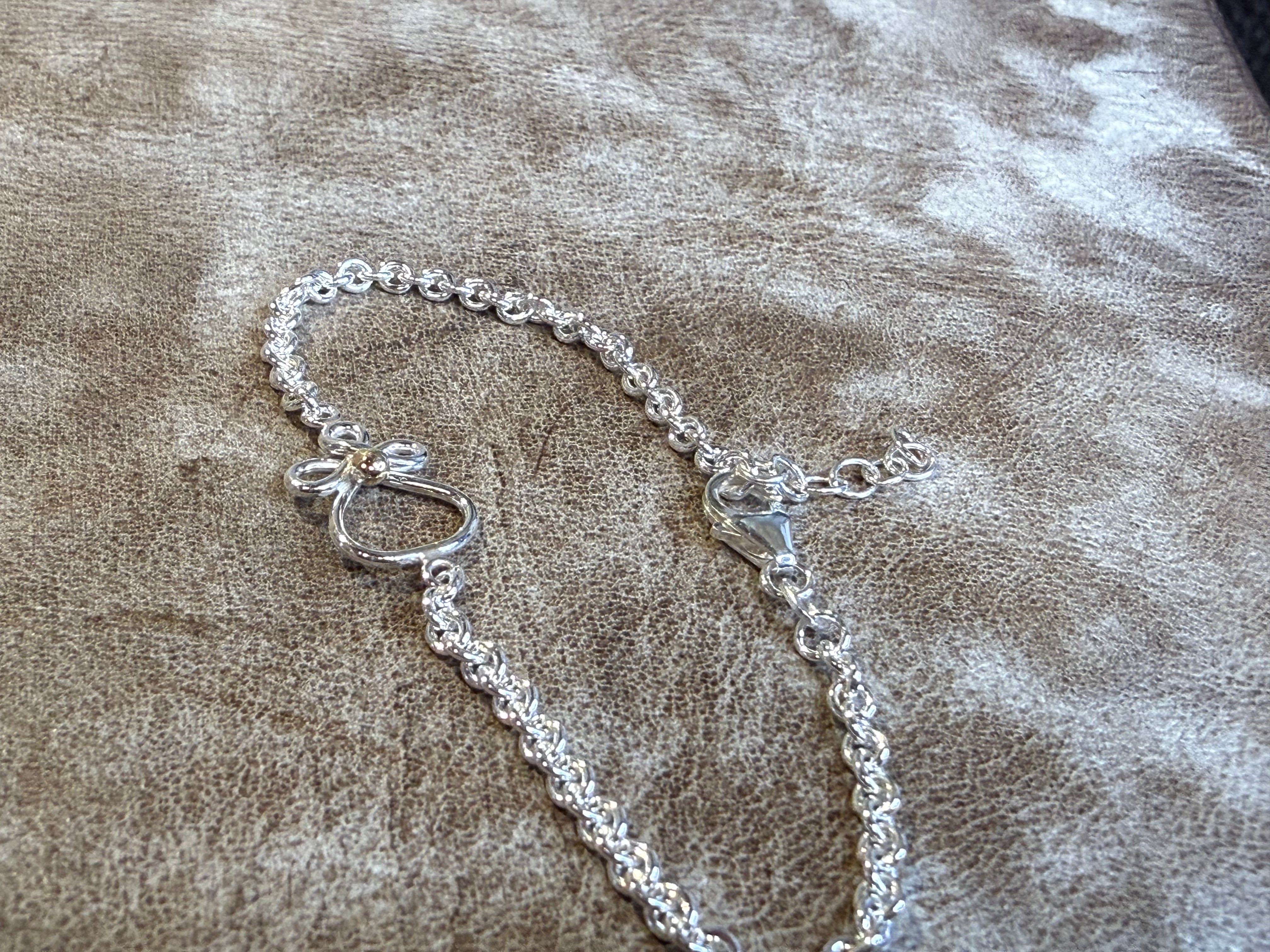 Vesterhavs sølv armbånd engel med et hjerte af guld