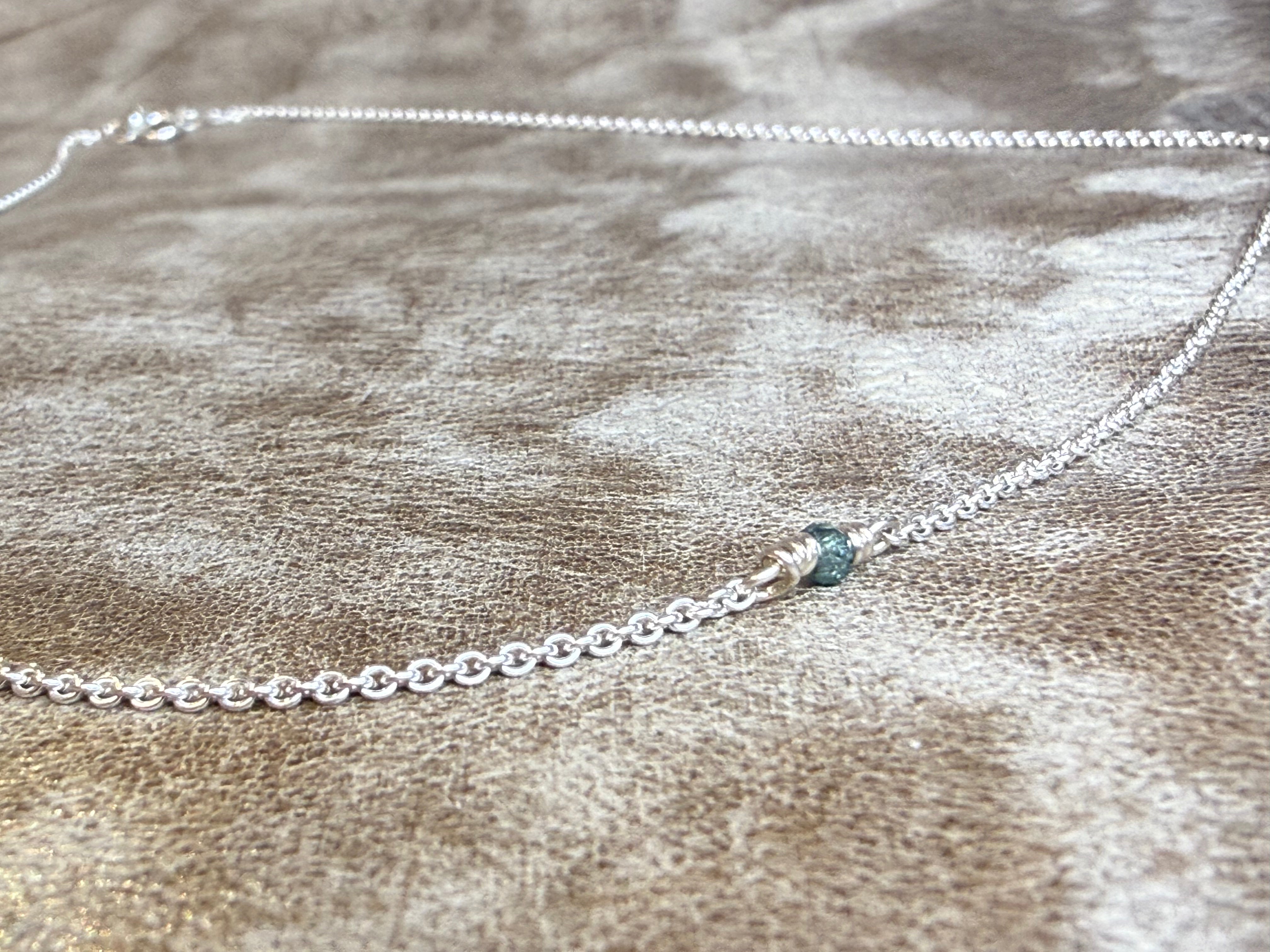 Sølv kæde 040 med diamant perle