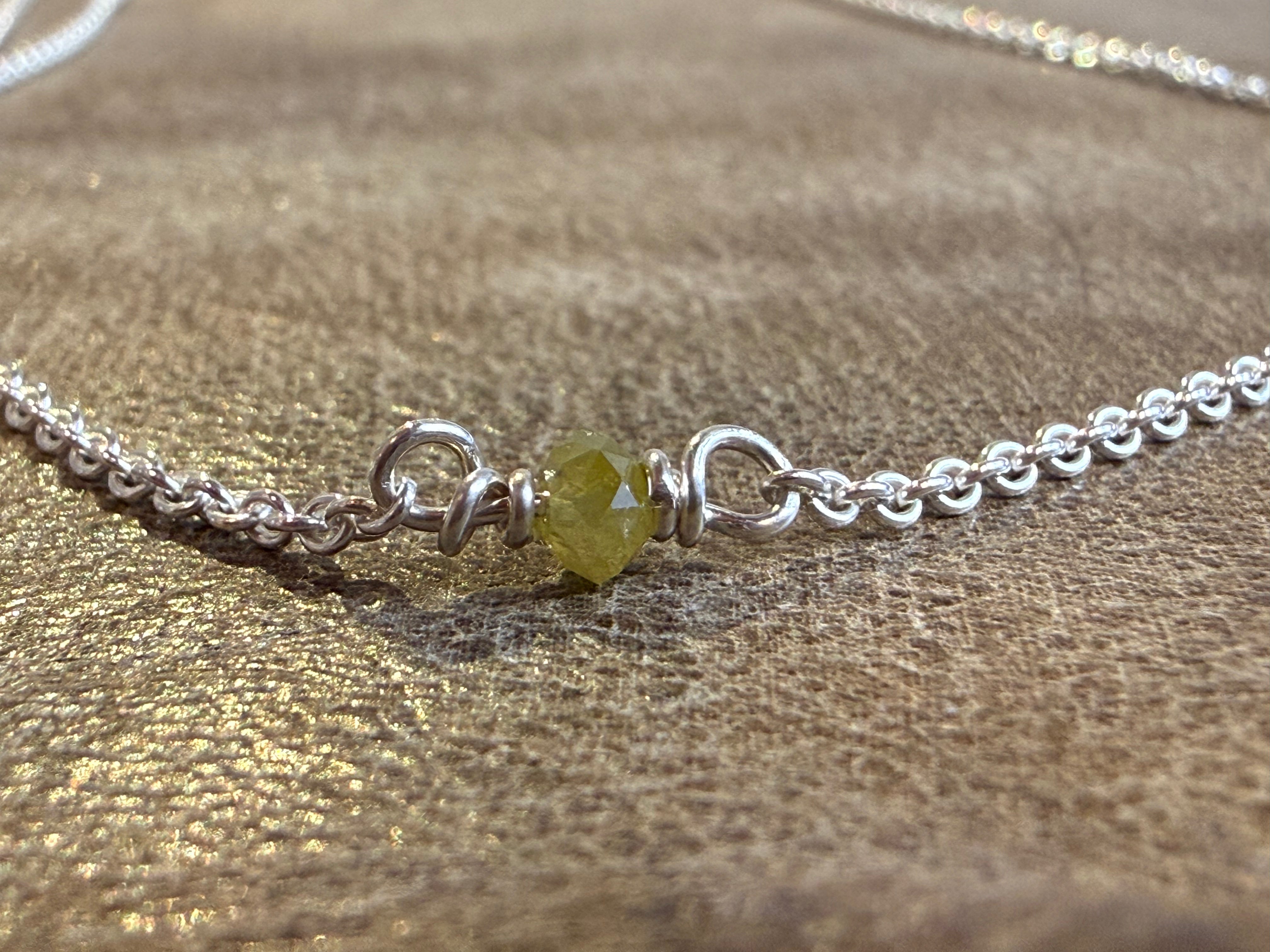 Sølv kæde 040 med diamant perle