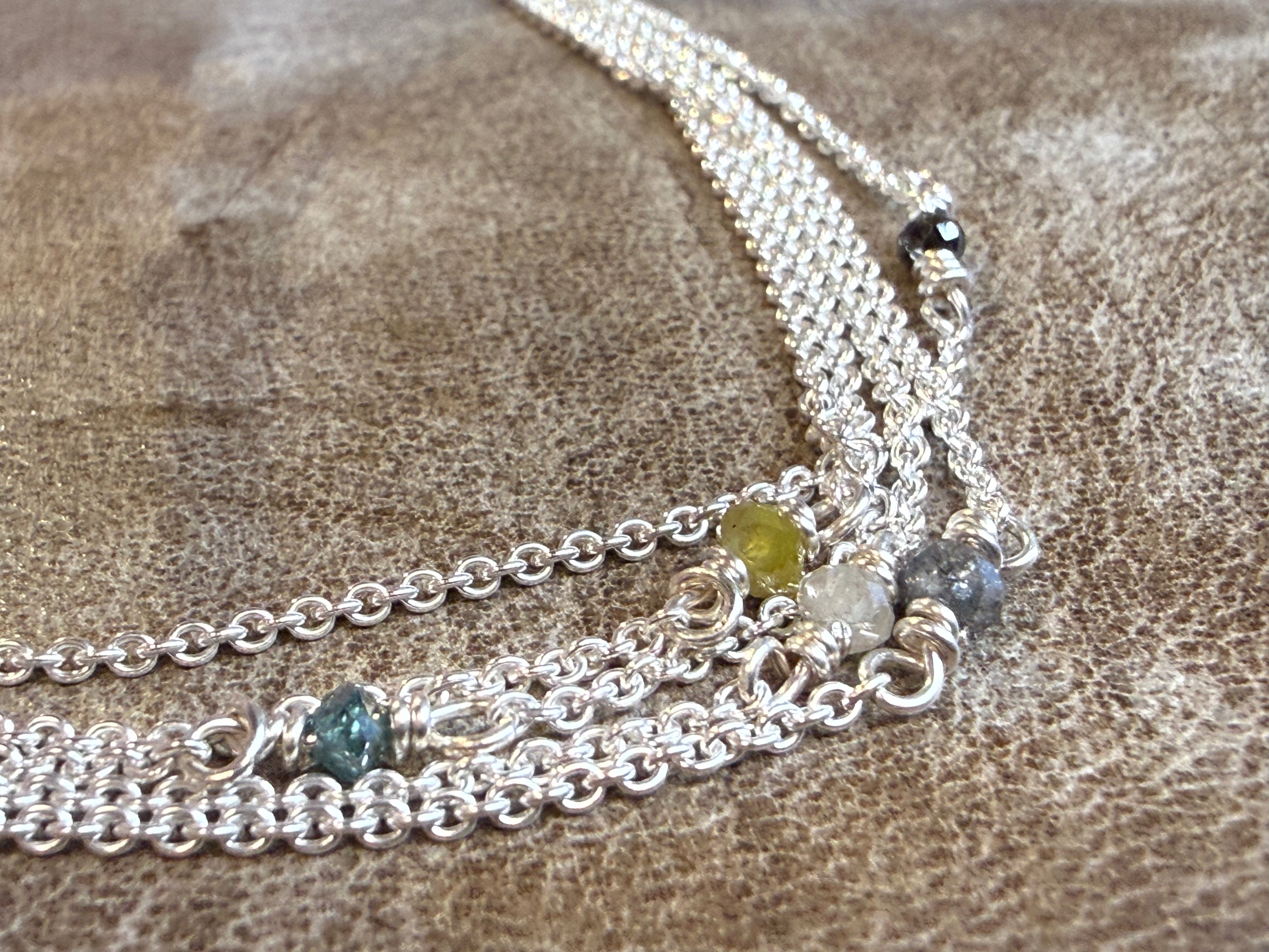 Sølv kæde 040 med diamant perle