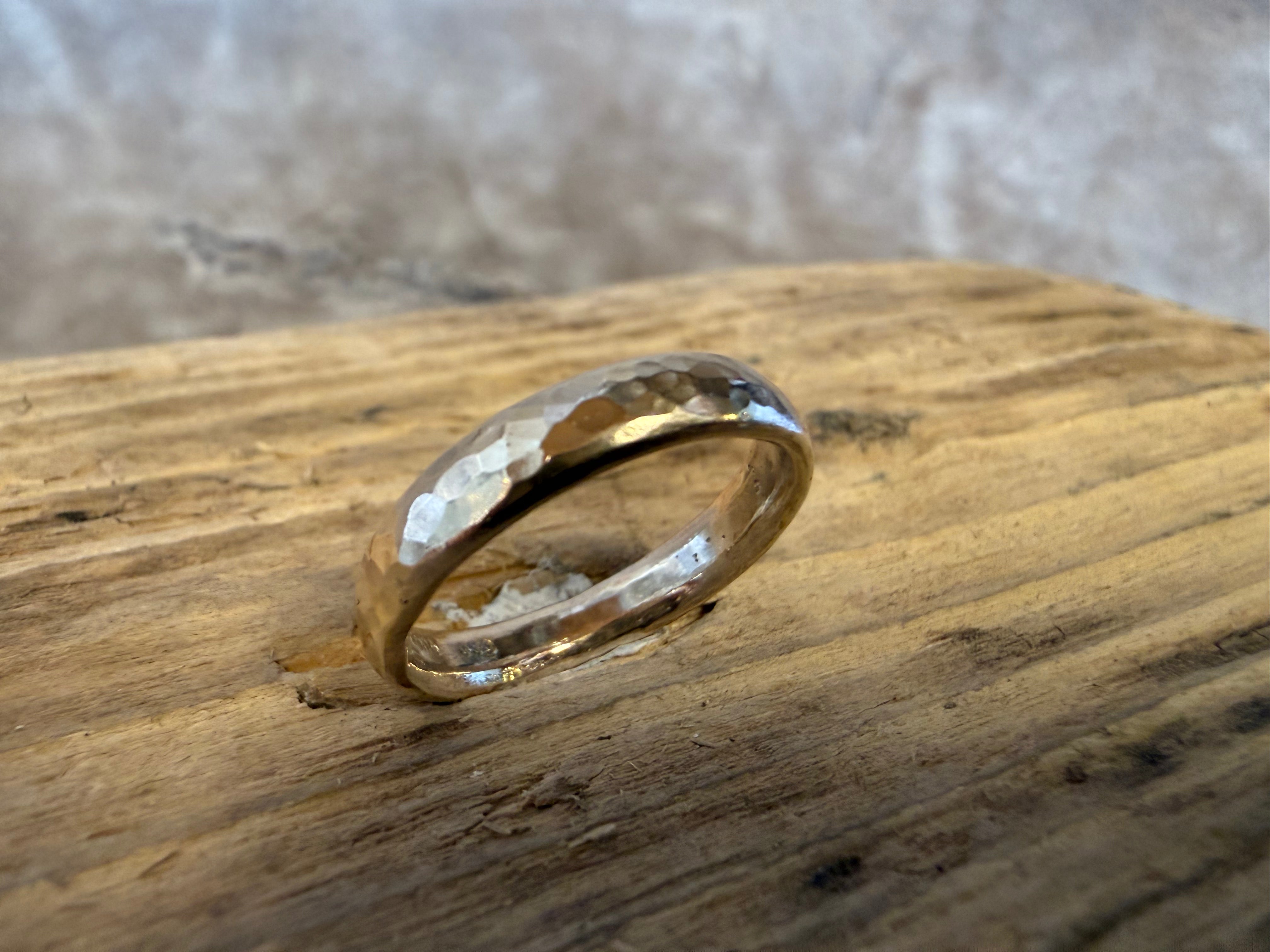 Rustik guldring – marehalm overflade