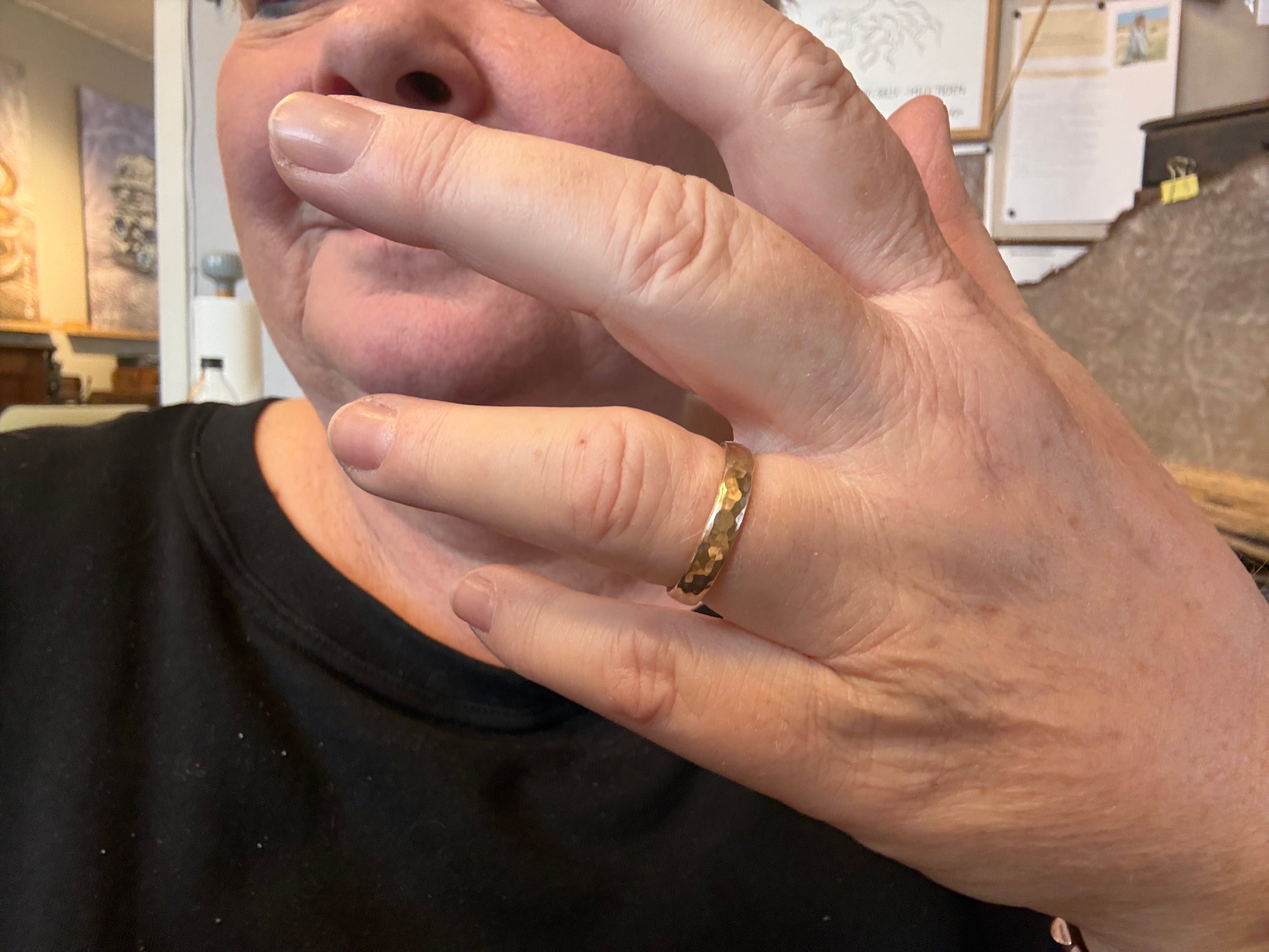 Rustik guldring – marehalm overflade
