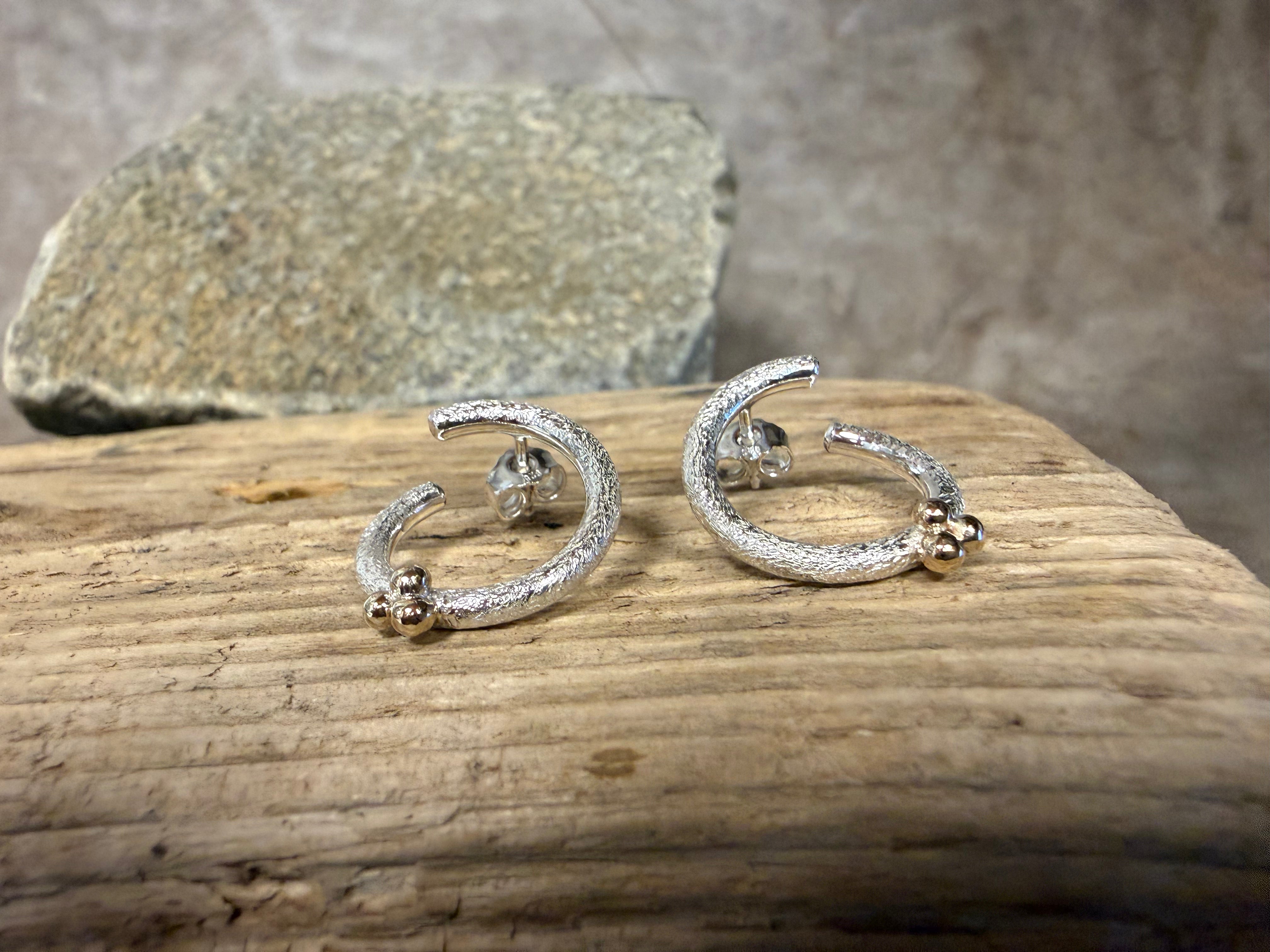 Fjordøreringe sølv med guldkugler