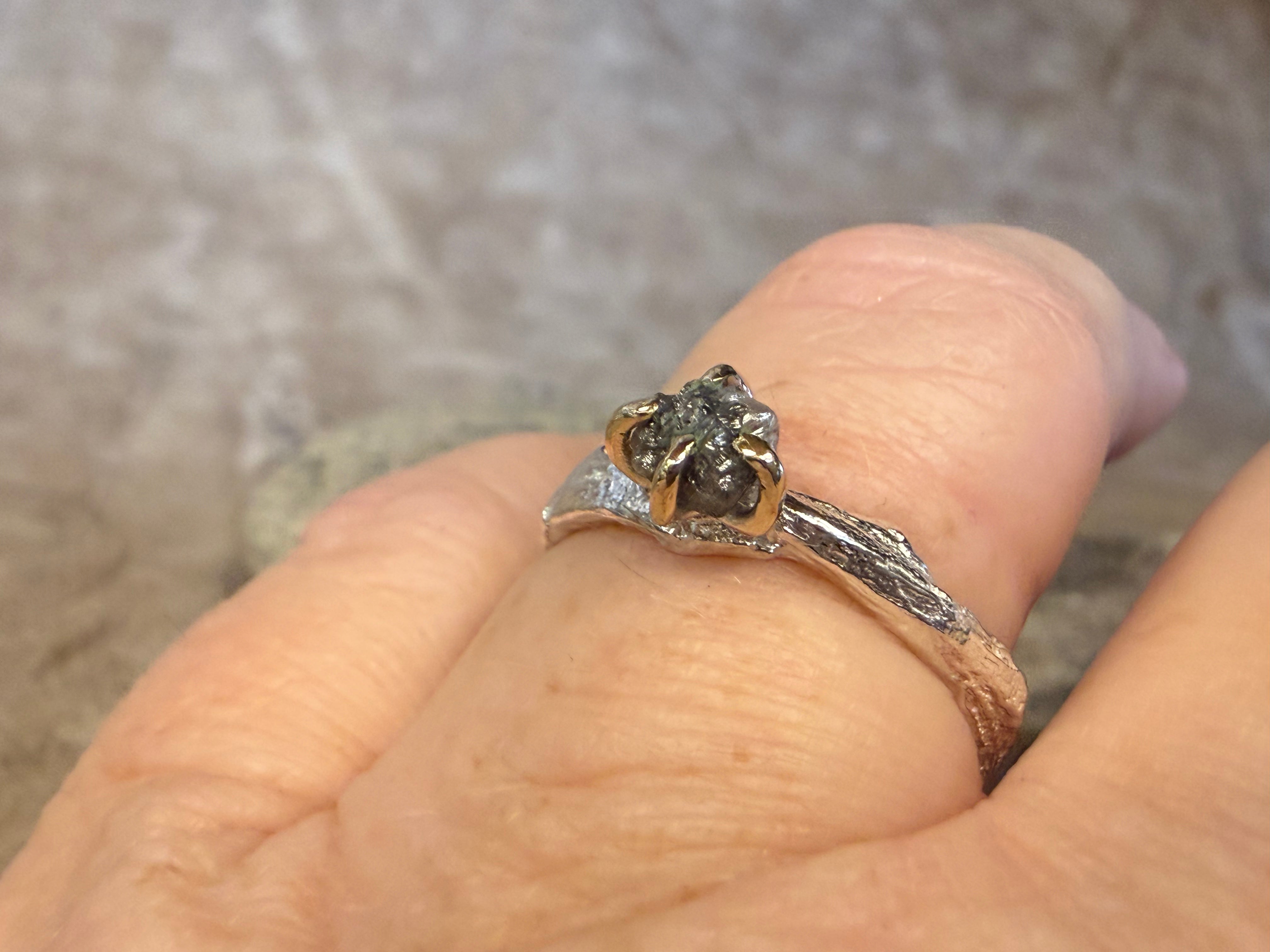 Havtorn ring med rådiamant