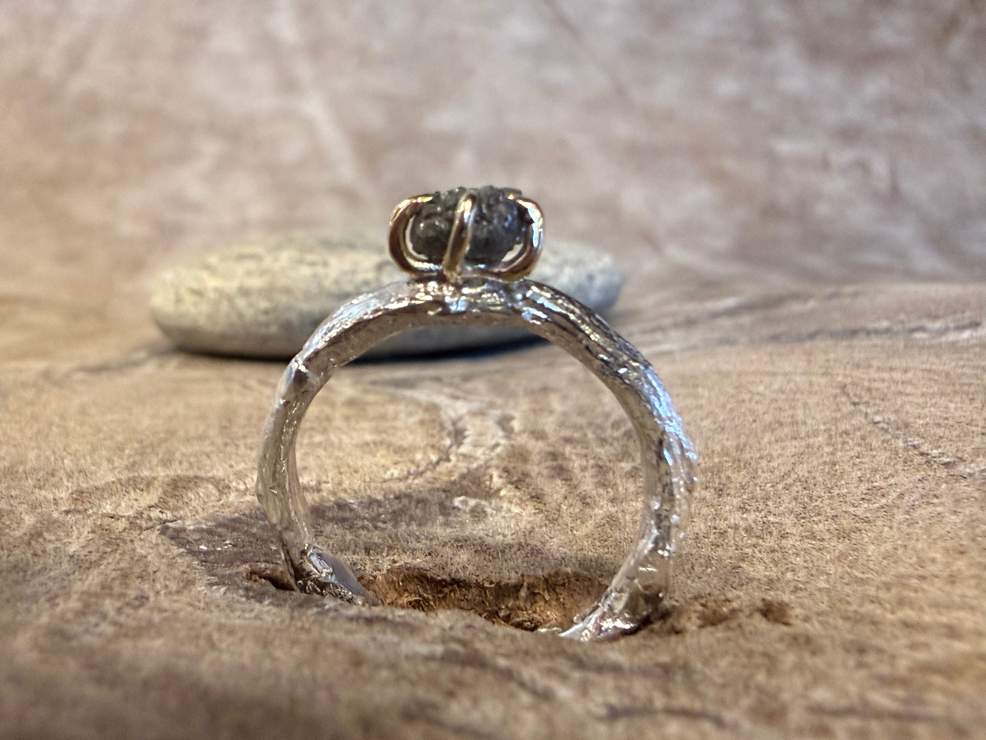 Havtorn ring med rådiamant