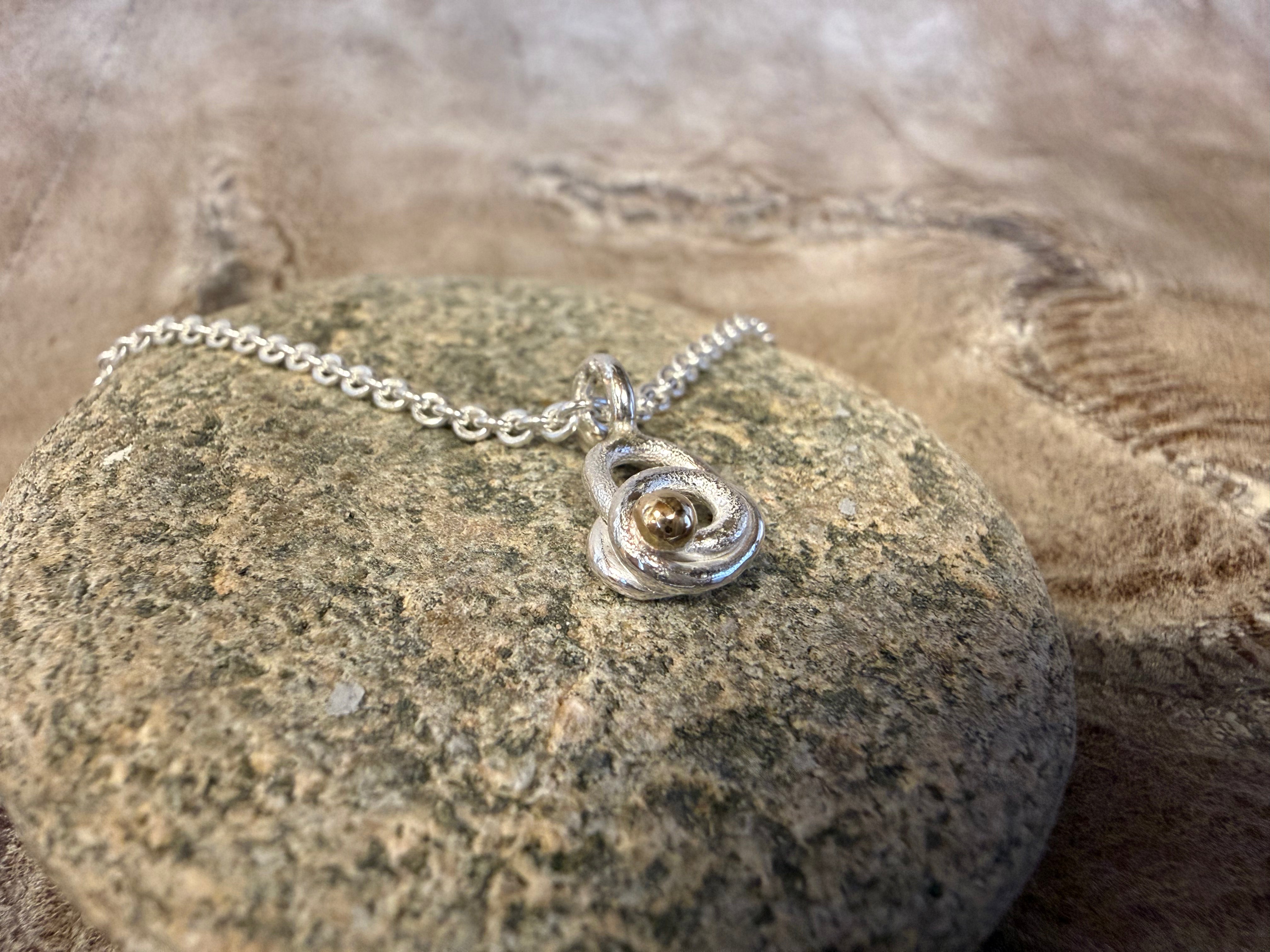 Vesterhavs sølv dråbe med en lille guldkugle