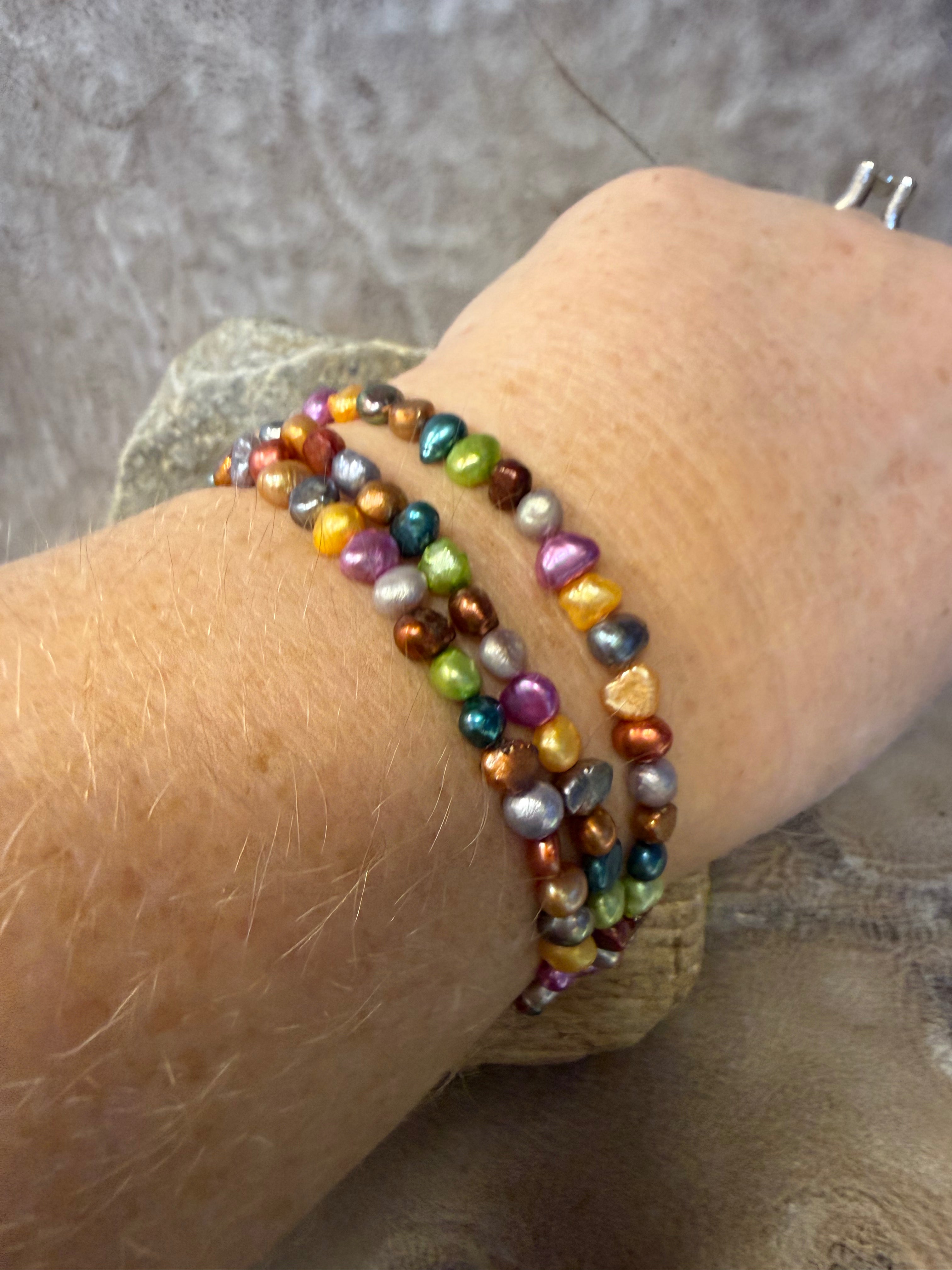 Perle armbånd multifarvet 3x5 mm ferskvands perler på elastik