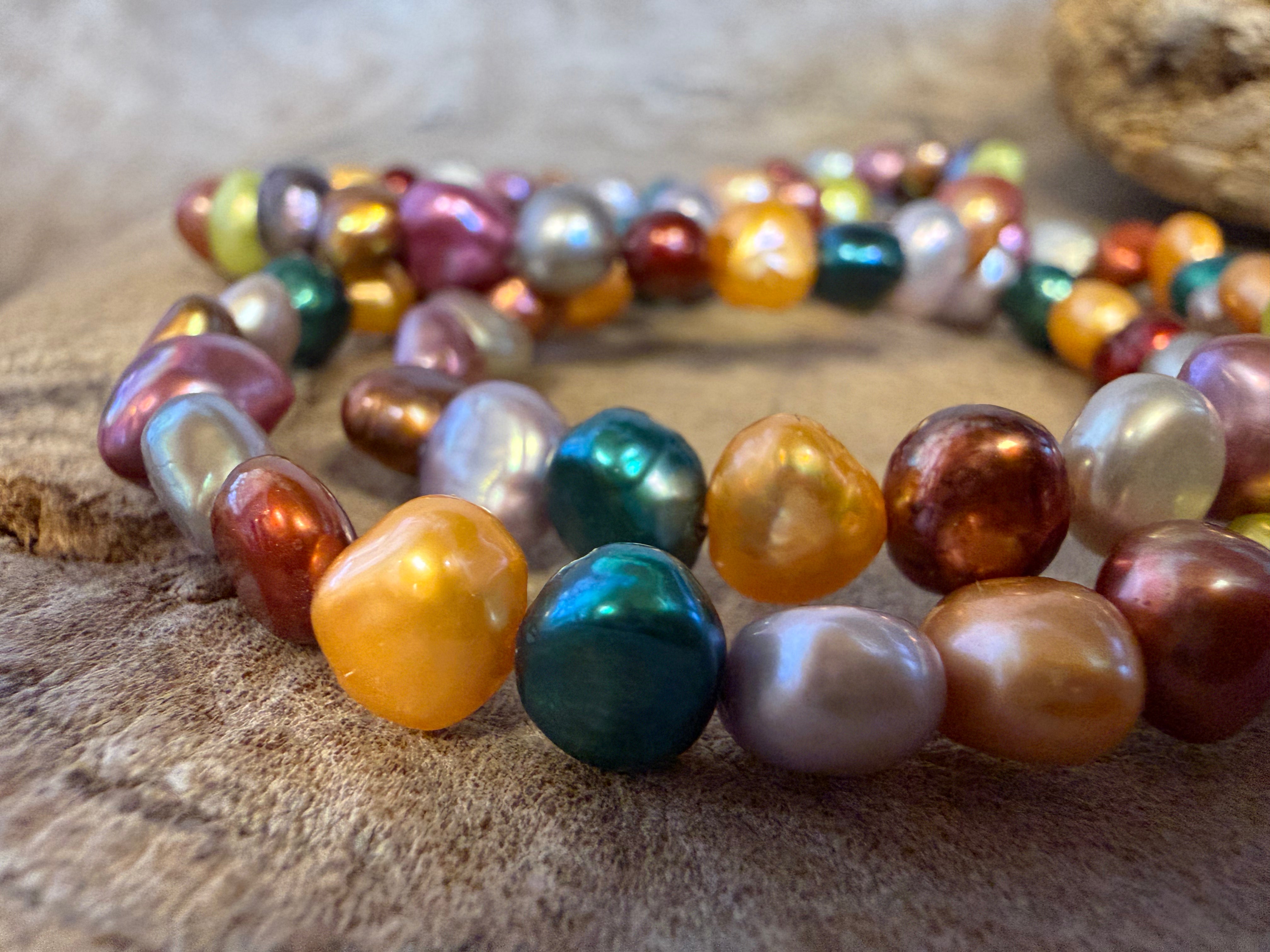 Perle armbånd multifarvet 6x8 mm ferskvands perler på elastik