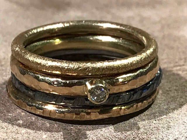 Fire ringe i en - samleringe guld og sølv