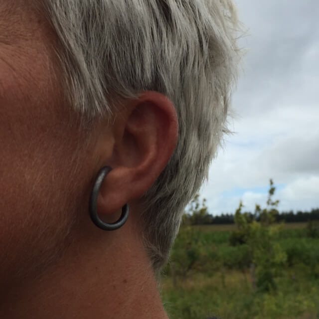 Ear Cuff - sølv stor creol til uden hul i ørene banket rustik overflade